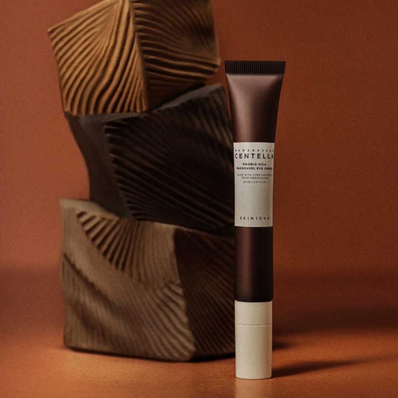 SKIN1004 Антивозрастной крем для век / SKIN1004 Madagascar Centella Probio Cica Bakuchiol Eye Cream, 20 мл SKIN1004 Антивозрастной крем для век / SKIN1004 Madagascar Centella Probio Cica Bakuchiol Eye Cream, 20 мл