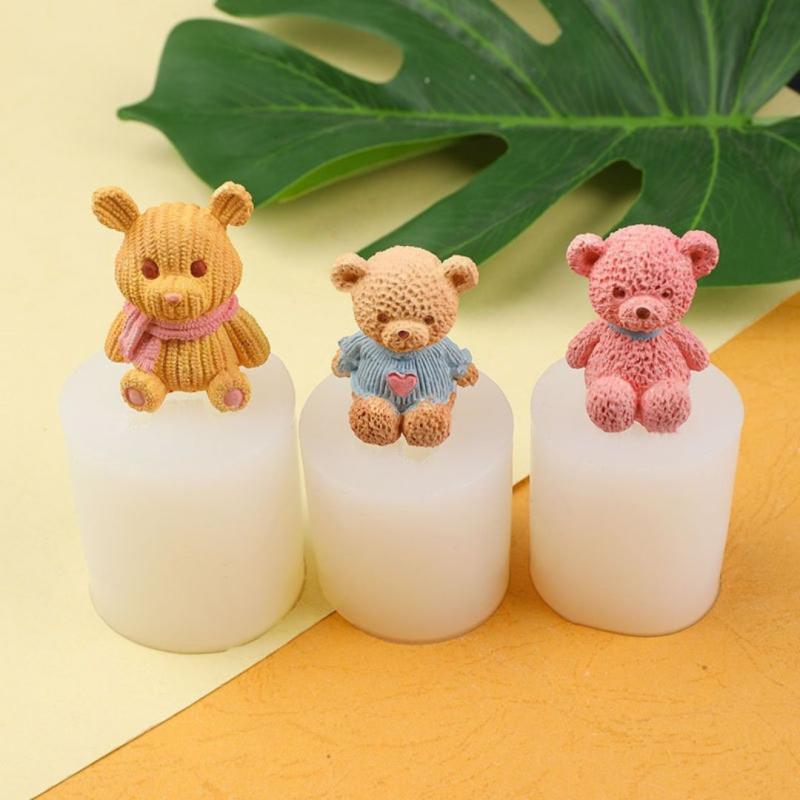 Силиконовые формы для изготовления объемных 3D-фигурок медведей.