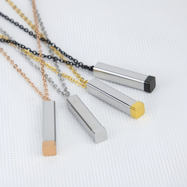 Кулон  подвеска со скрытым именем с гравировкой