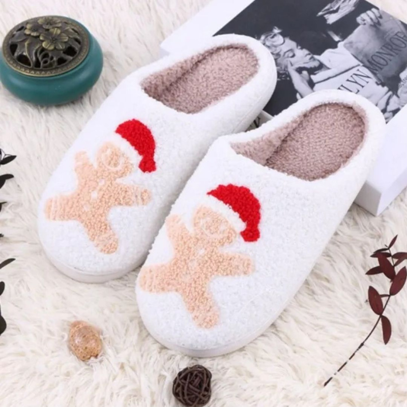 Теплые домашние новогодние тапочки