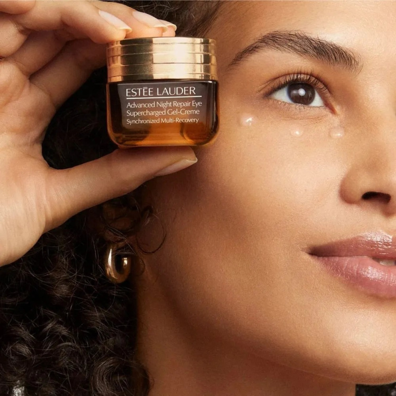 Estée Lauder Крем для кожи вокруг глаз. Estée Lauder Крем для кожи вокруг глаз.