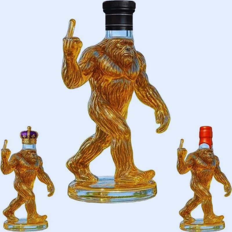 Стеклянная бутылка для виски изображающие Бигфута